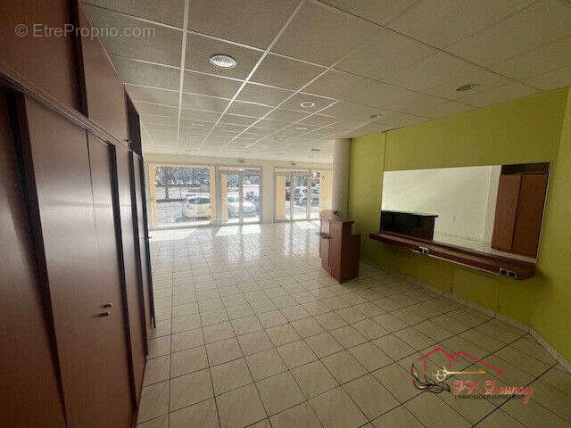 Commerce à LUC-LA-PRIMAUBE