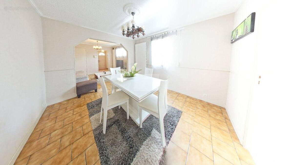 Maison à LE BLANC-MESNIL