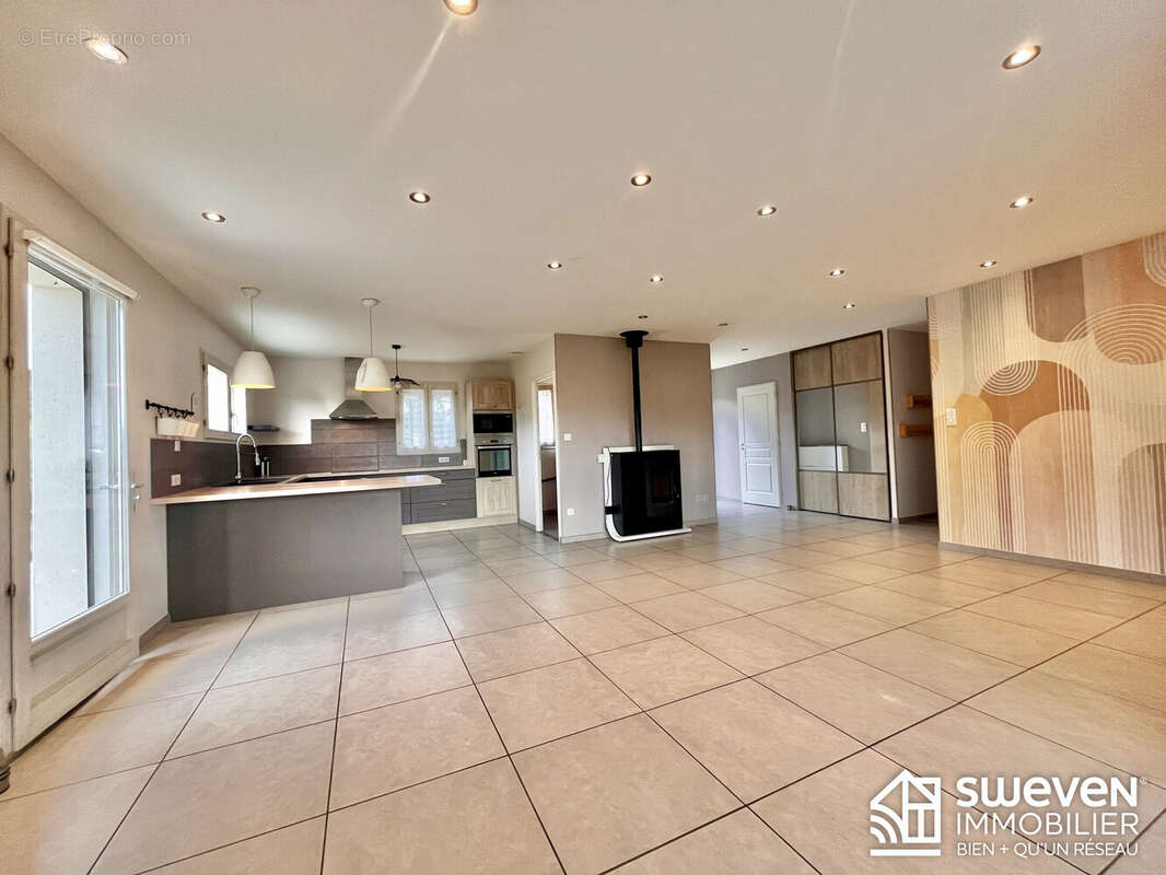 Maison 160 m² à Montjoie-En-Couserans  - photo 3
