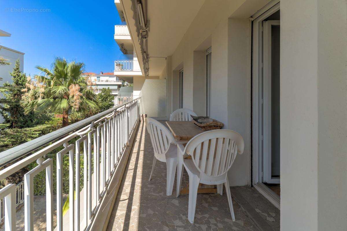 Cimiez – Grand 2 pièces avec terrasse exposée sud au calme ! - photo 10