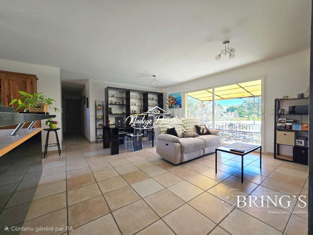 Séjour - Maison à SAINT-MAXIMIN-LA-SAINTE-BAUME