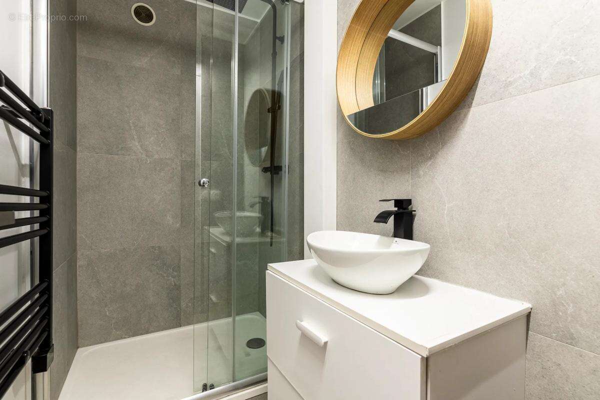 Appartement à PARIS-10E