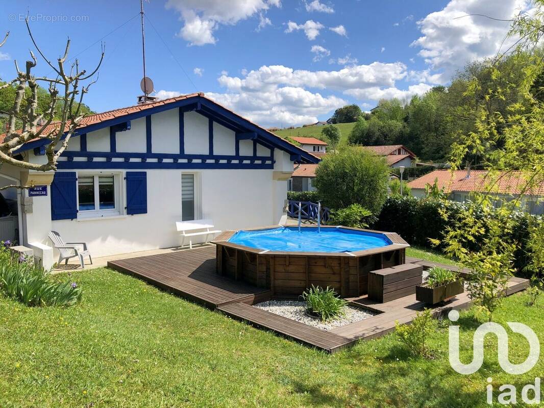 Photo 1 - Maison à SAINT-PIERRE-D'IRUBE