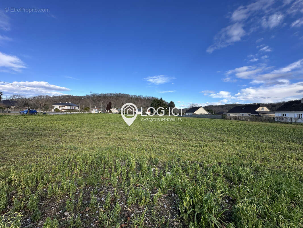 Terrain à MONTAUT