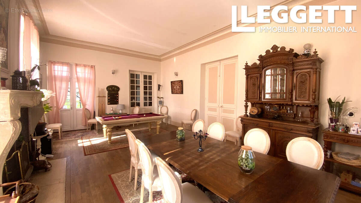 Maison à ARCOMPS