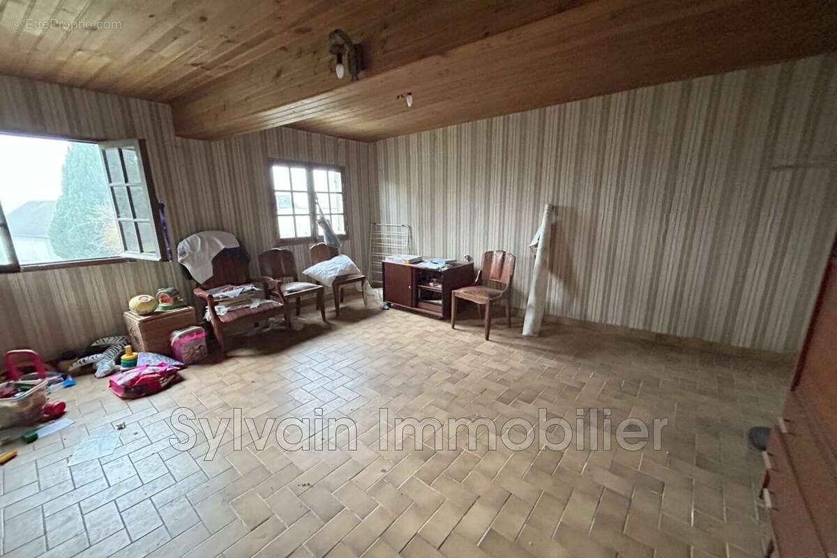 Maison à FEUQUIERES