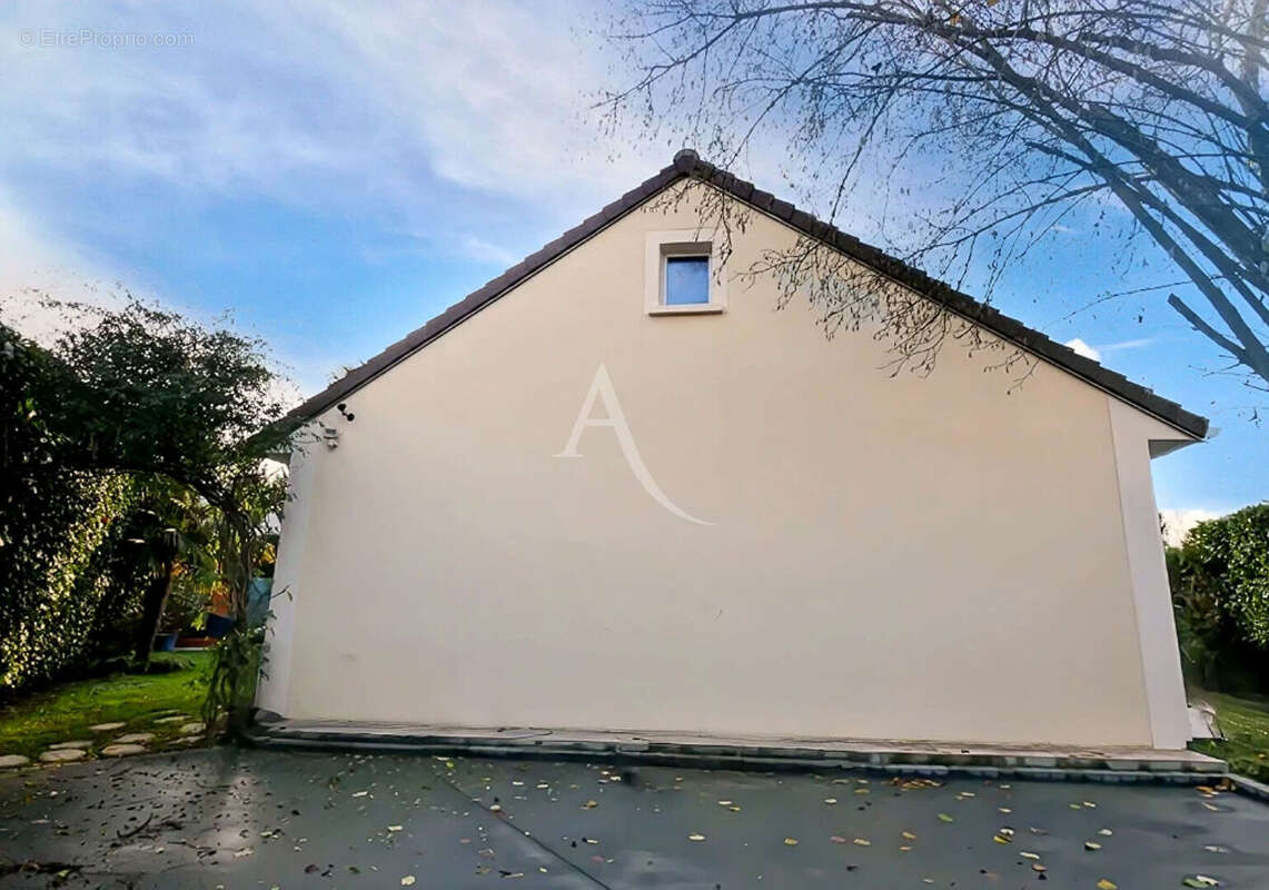 Maison à OZOIR-LA-FERRIERE