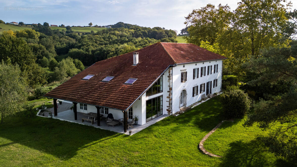 Maison à BARDOS