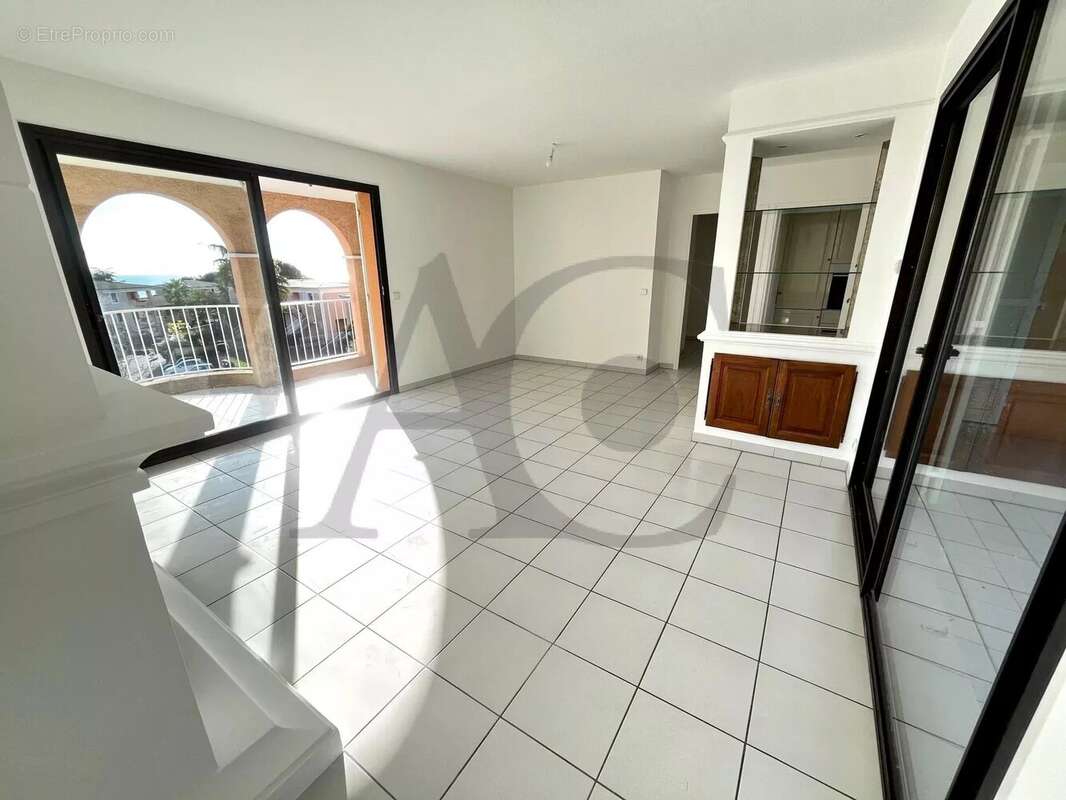 Appartement à VILLENEUVE-LOUBET