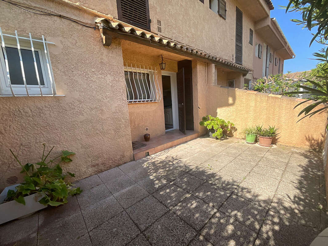 Maison 93 m² à Saint-Mandrier-Sur-Mer  - photo 6