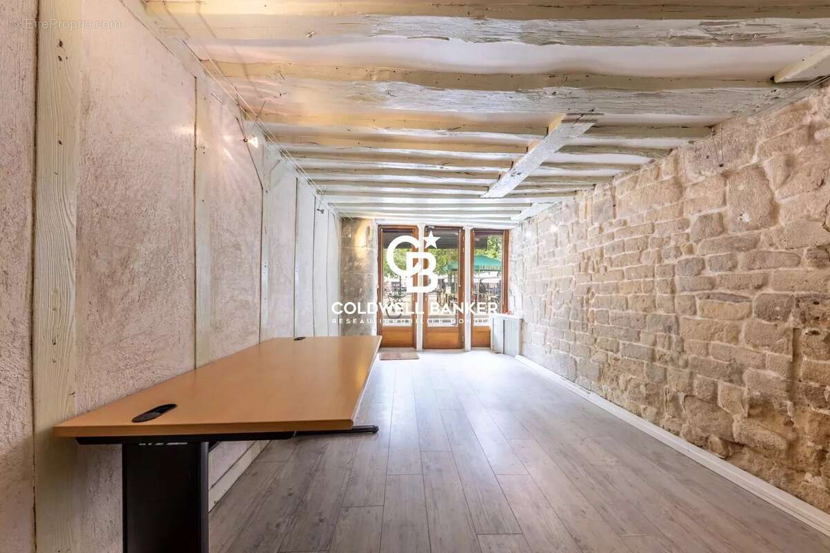 Appartement à PARIS-1E