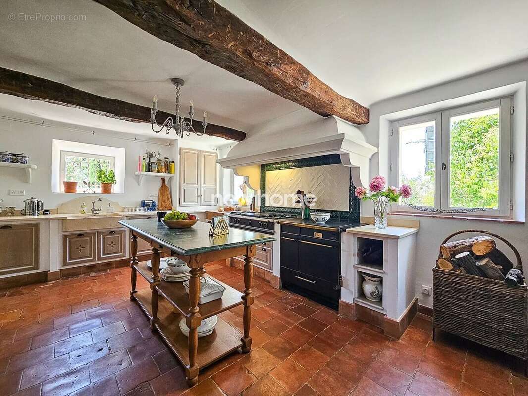 Magnifique bastide en pierre avec jardin clos et belle piscine avec cuisine d?été - photo 18