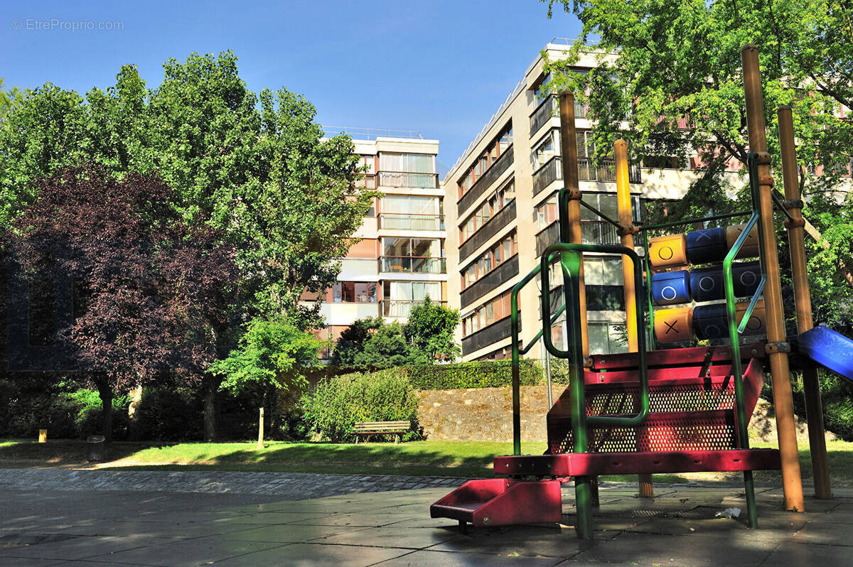 Appartement à FONTENAY-LE-FLEURY