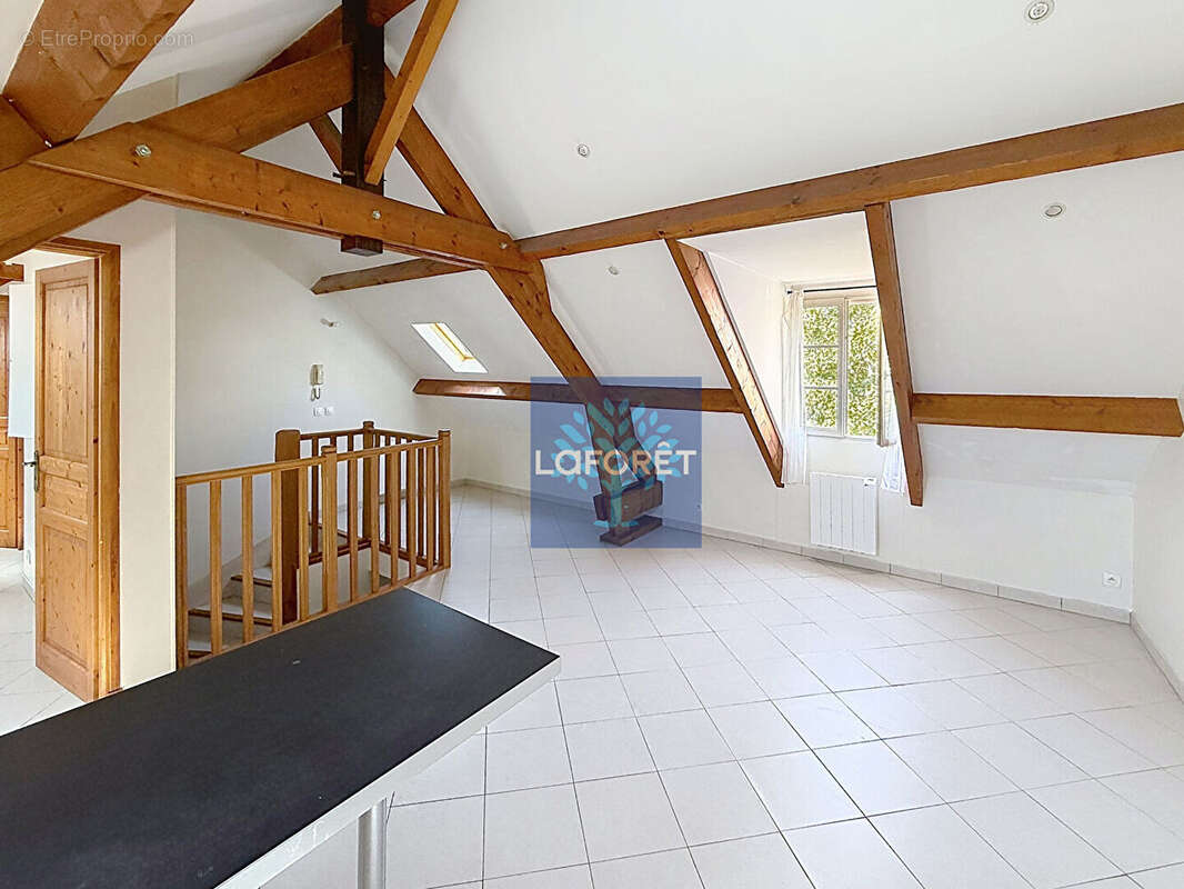 Appartement à FONTENAY-LE-VICOMTE