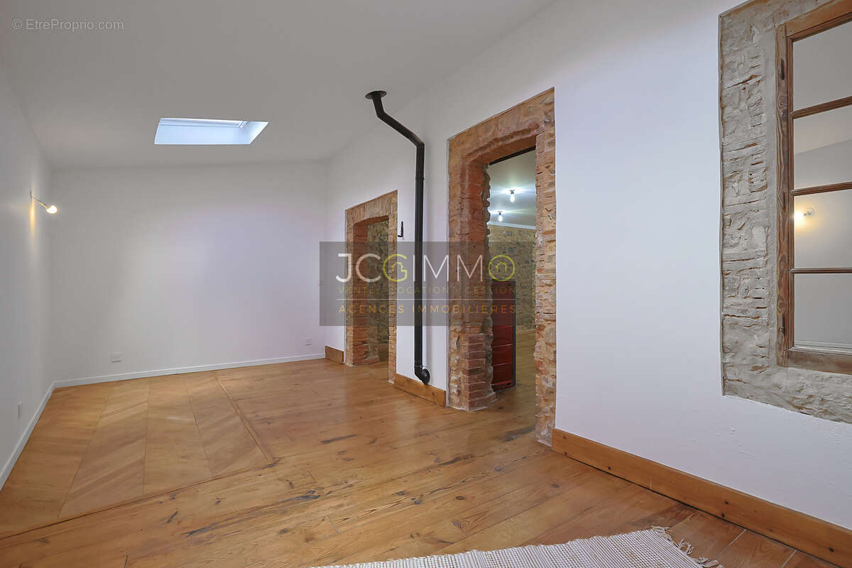 Appartement à CUERS