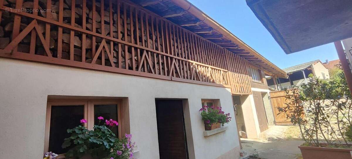 Ferme 161m² avec dépendances : Bessoncourt 90160 - photo 11