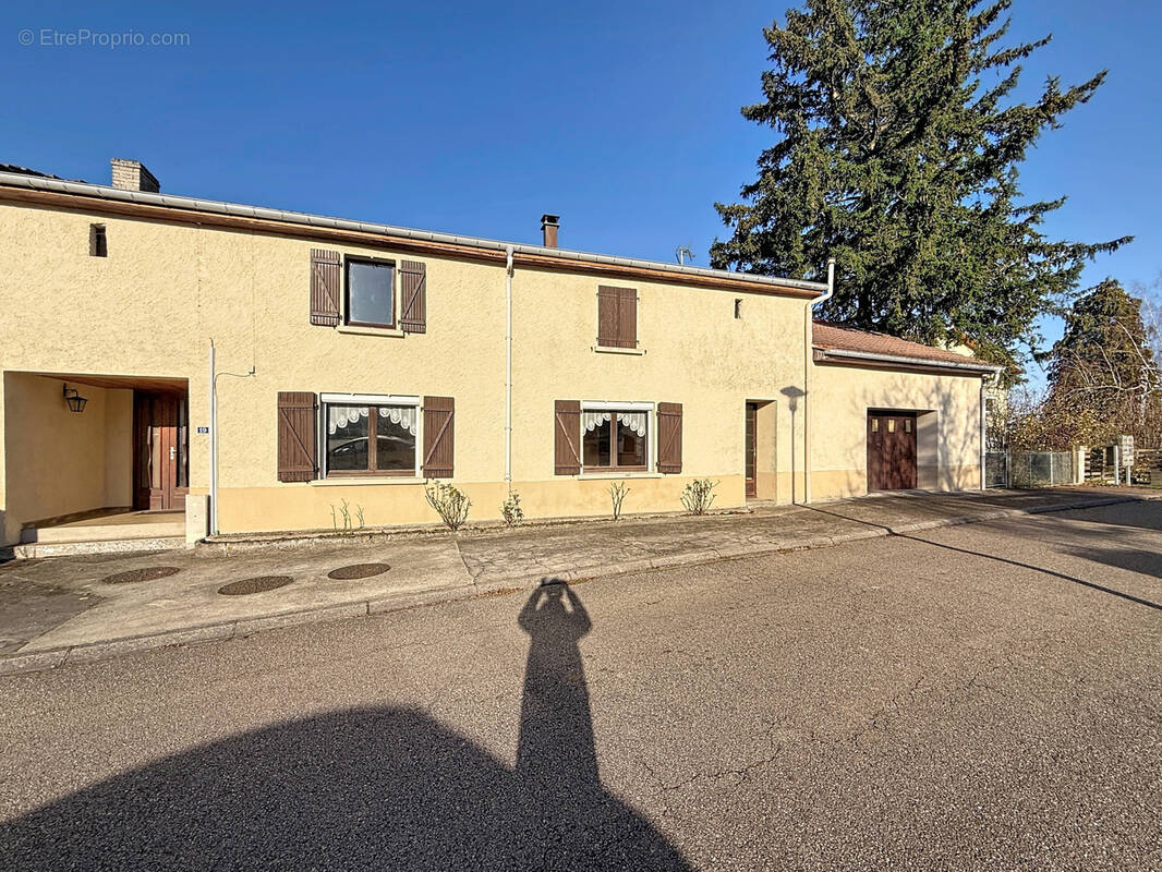 Maison à THIRAUCOURT