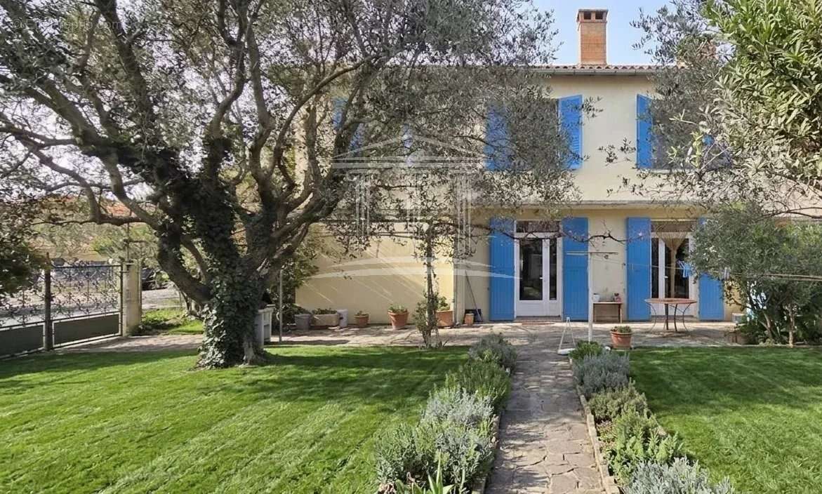 Maison à LE PONTET