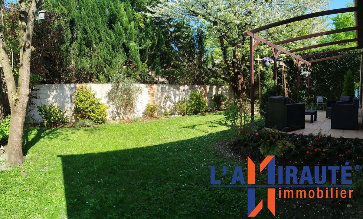 Maison à SARTROUVILLE