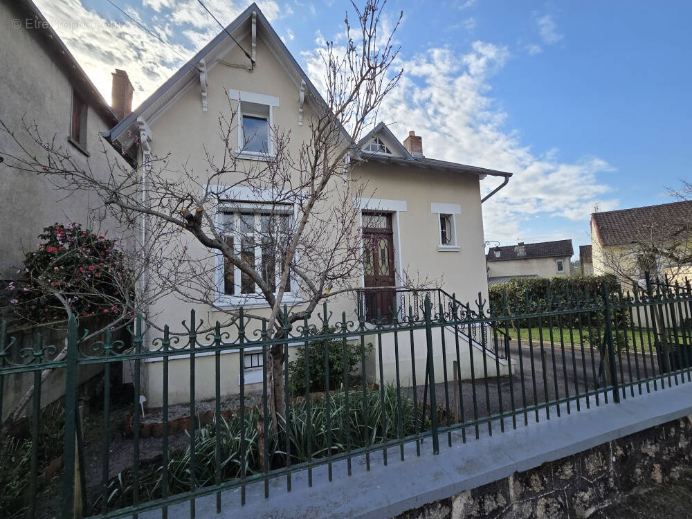 Maison à SAINT-JUNIEN