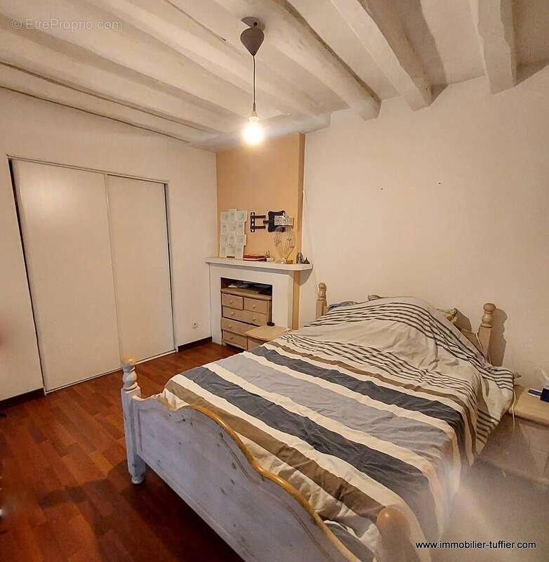 Maison à MONTFORT-LE-GESNOIS