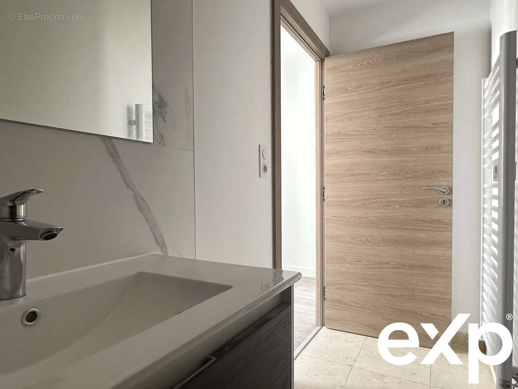 Appartement à SAINT-JEAN-D'ANGELY