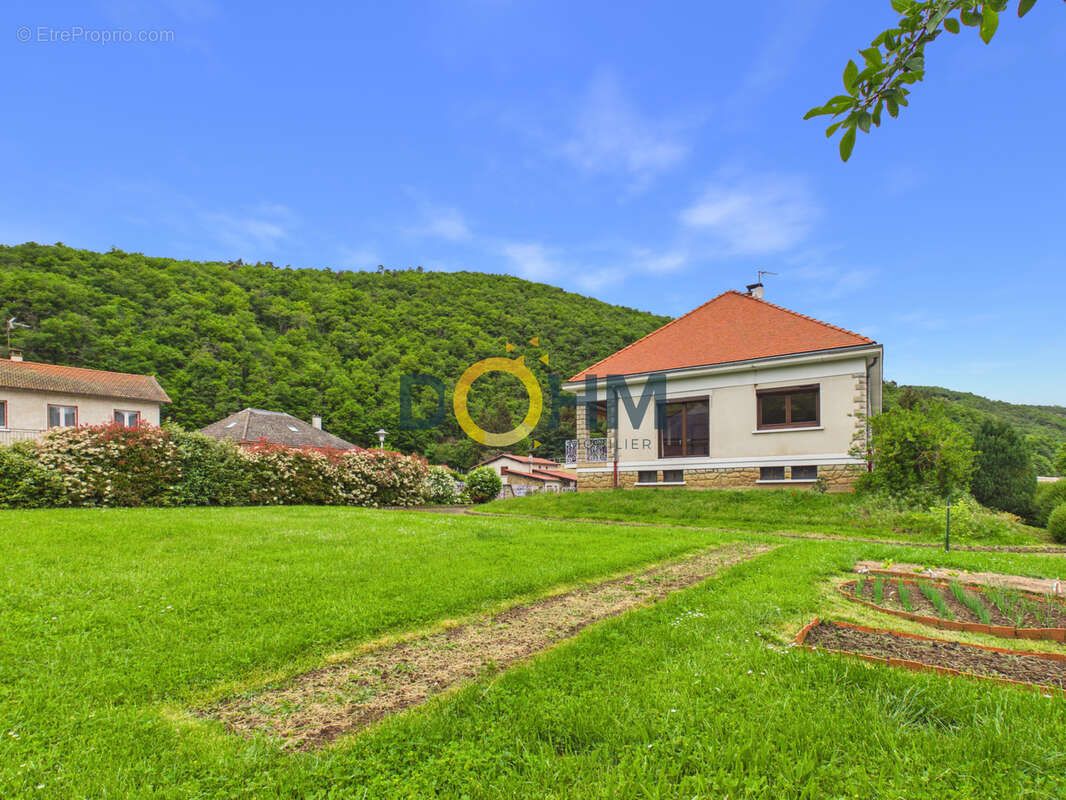 Maison à MASSIAC