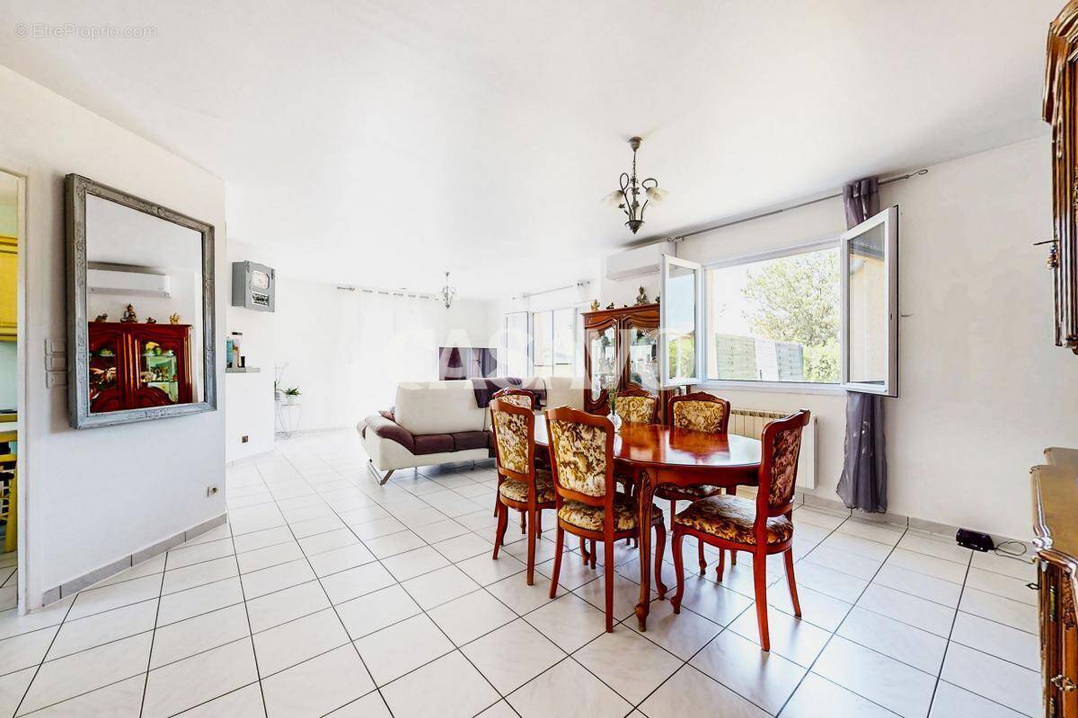 Maison à LA BALME-LES-GROTTES