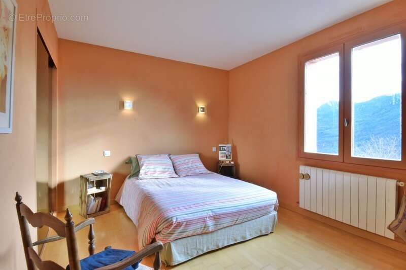 Maison à ENTREPIERRES