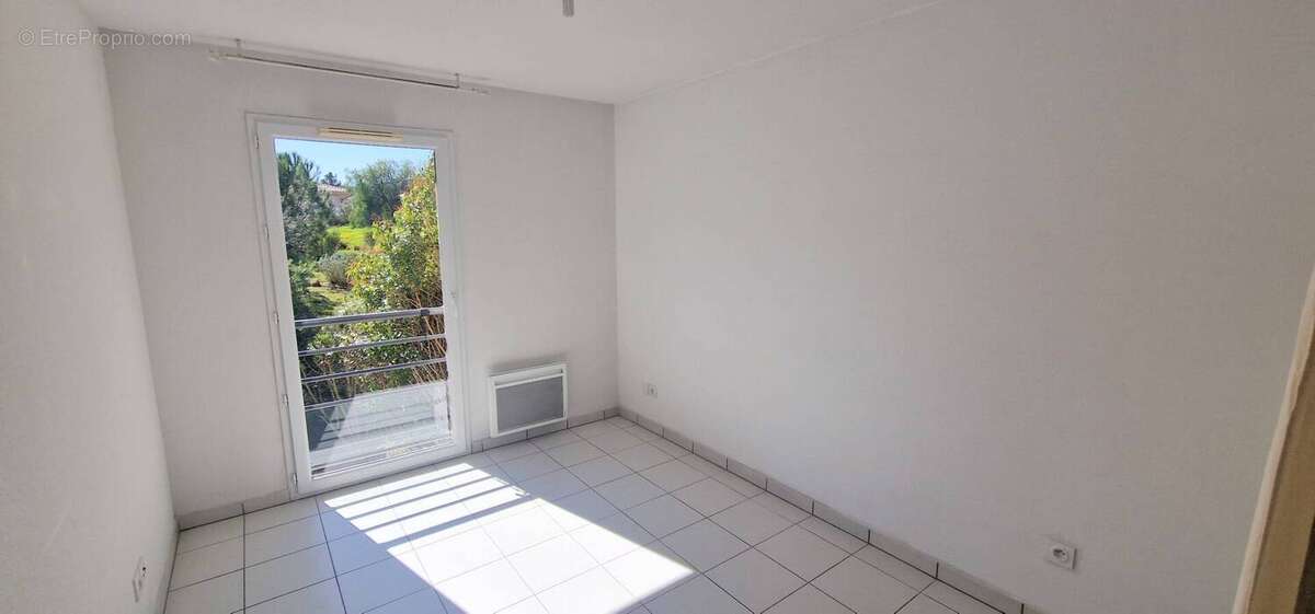 Appartement à ROQUEBRUNE-SUR-ARGENS