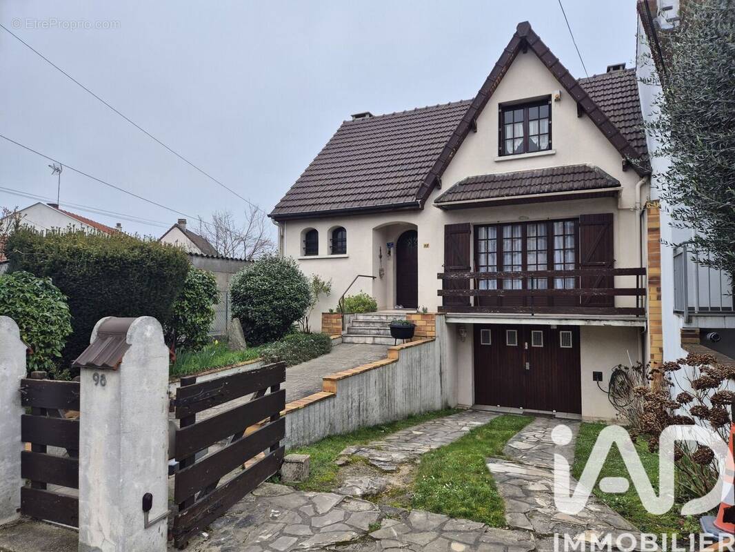 Photo 1 - Maison à STAINS