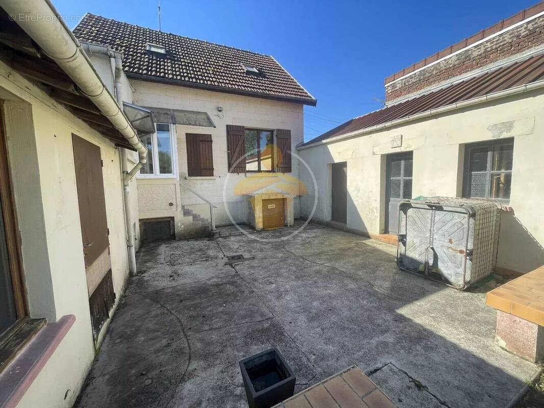 Maison à TERGNIER