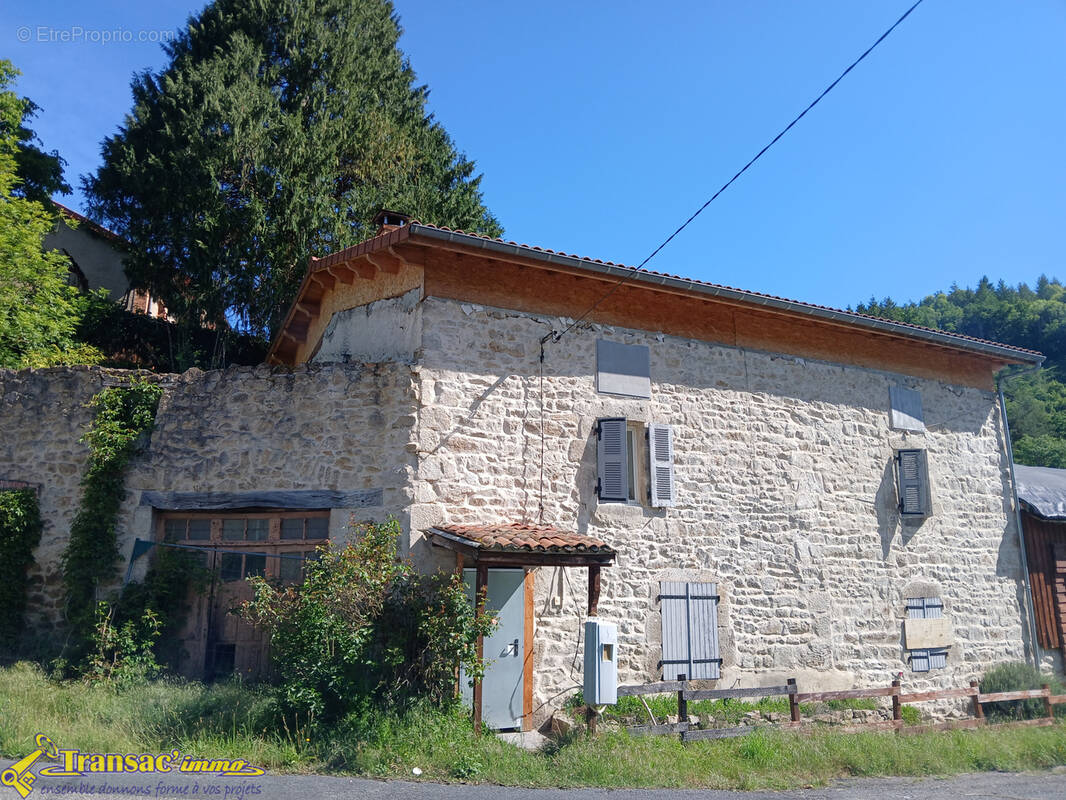 Maison à AUGEROLLES