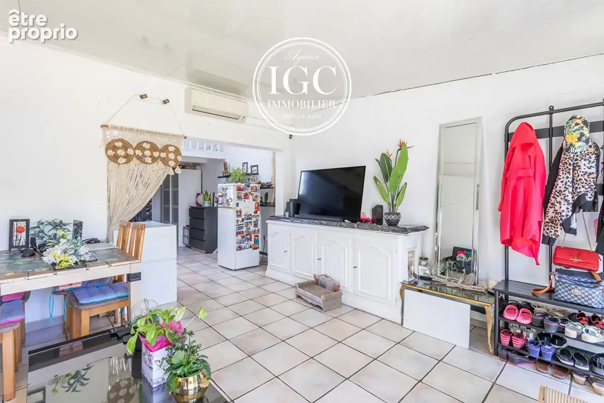 Appartement - type 2 - 40 m²  habitable - 43 m² terrasse - marignane - photo 4
