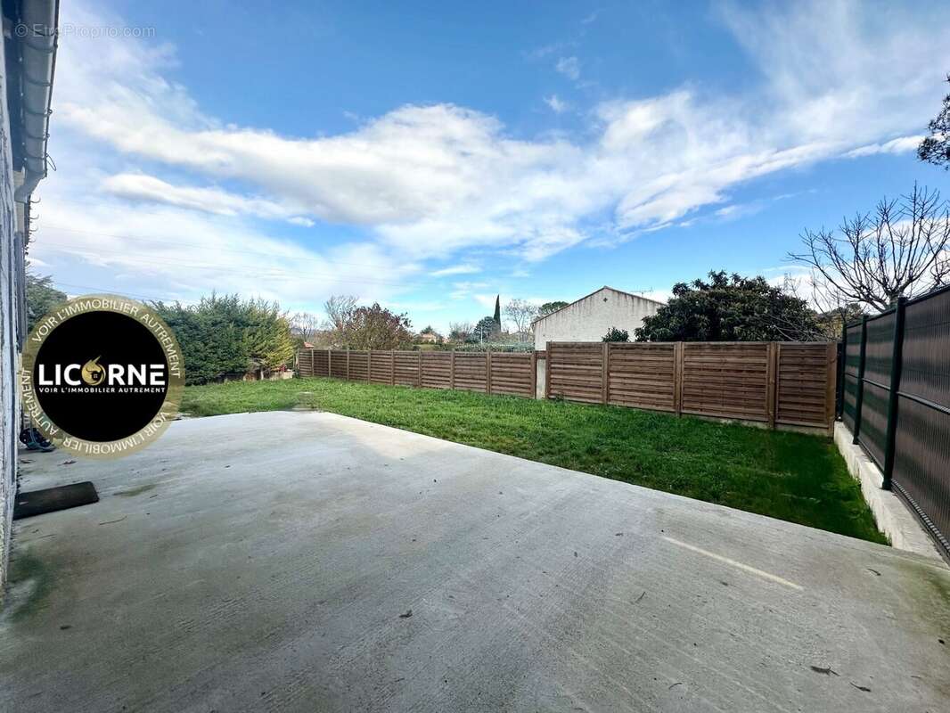 Maison à LE PUY-SAINTE-REPARADE