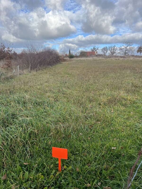 Terrain à ARPAJON-SUR-CERE