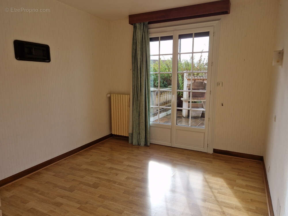 Maison à MONTLANDON