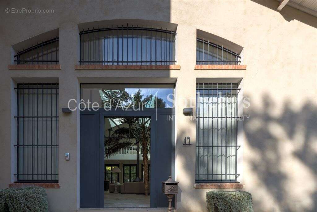 Cannes centre, villa de ville rénovée avec terrasse à proximité de la Croisette - photo 13