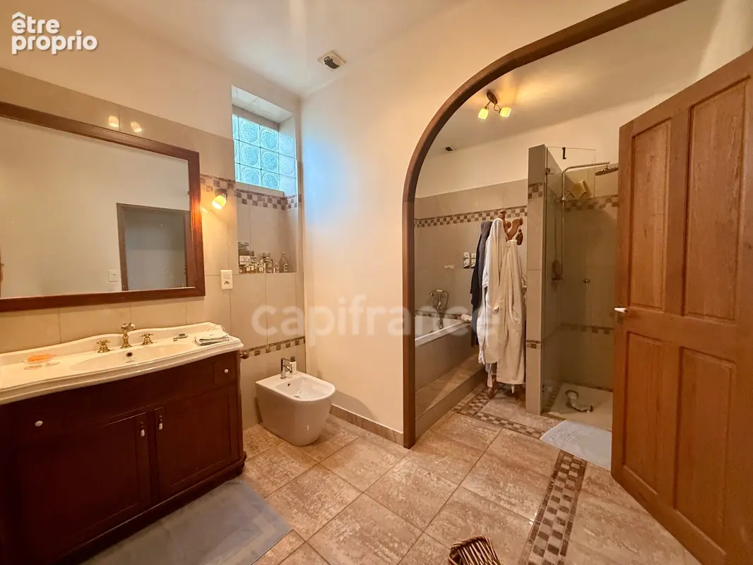 Magnifique T4 centre-ville de Carcassonne 140m2 habitables, 3 chambres une place de parking - photo 16