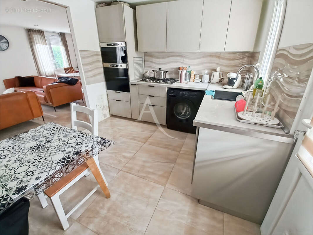 Maison à SAINT-ETIENNE-DU-ROUVRAY