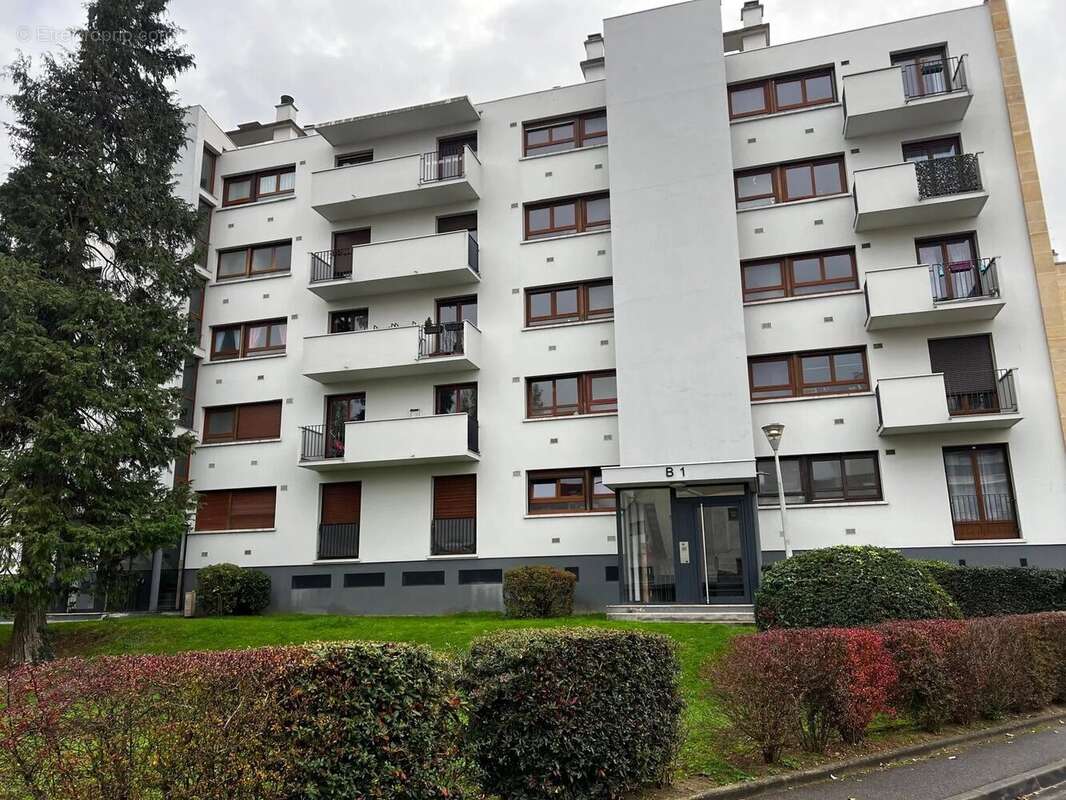 Appartement à SAINT-MAUR-DES-FOSSES