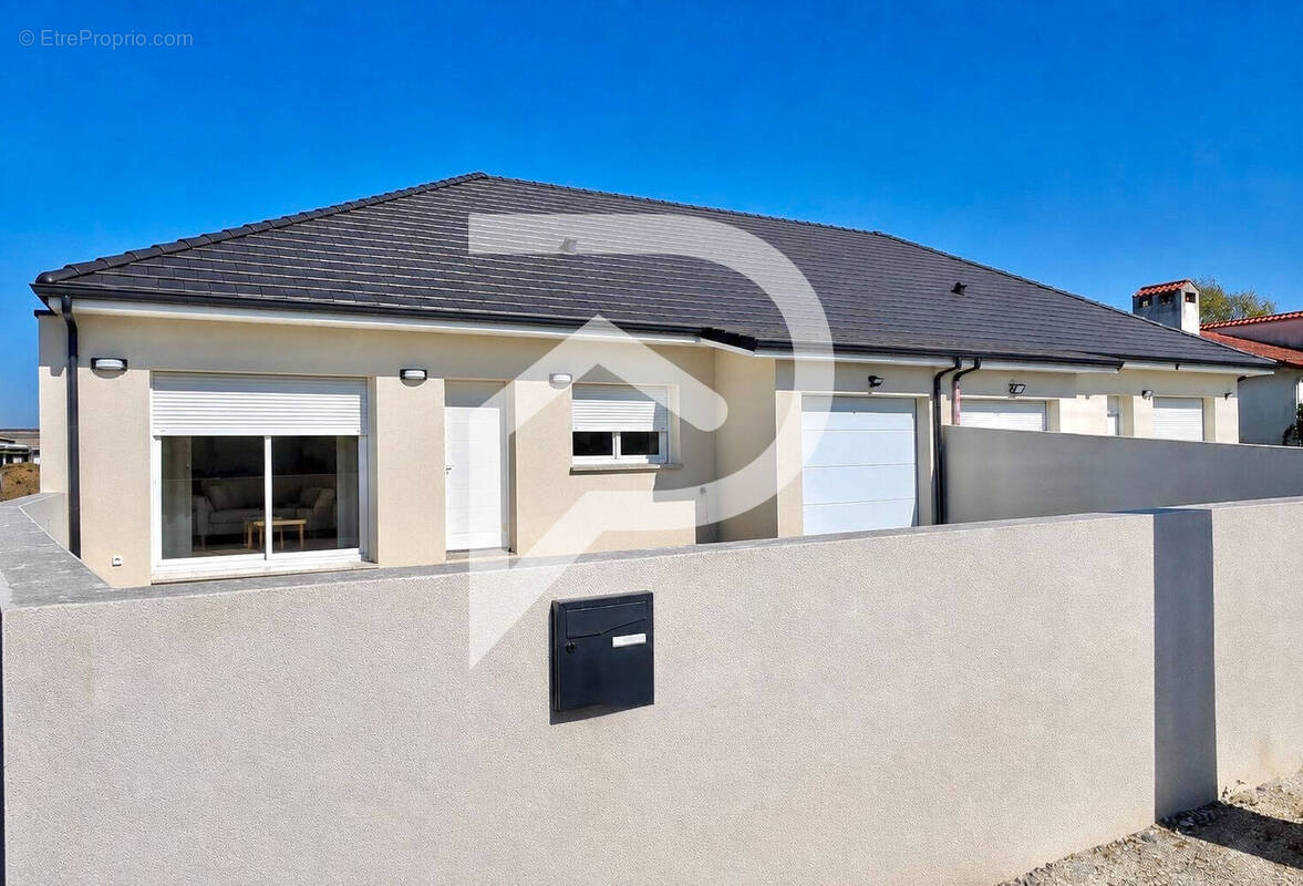 Maison à PARDIES