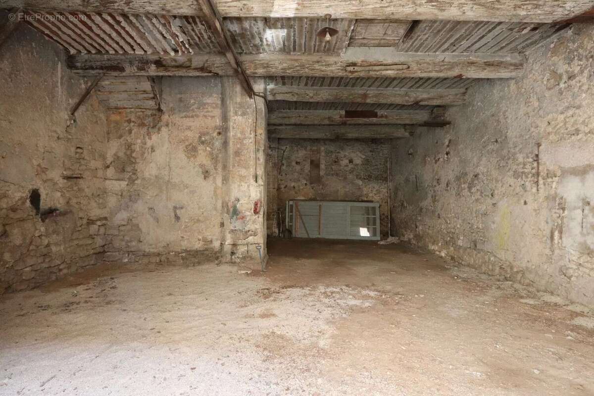 Vente Bureau-local Apt(84400) 189 000ï¿œ - photo 2