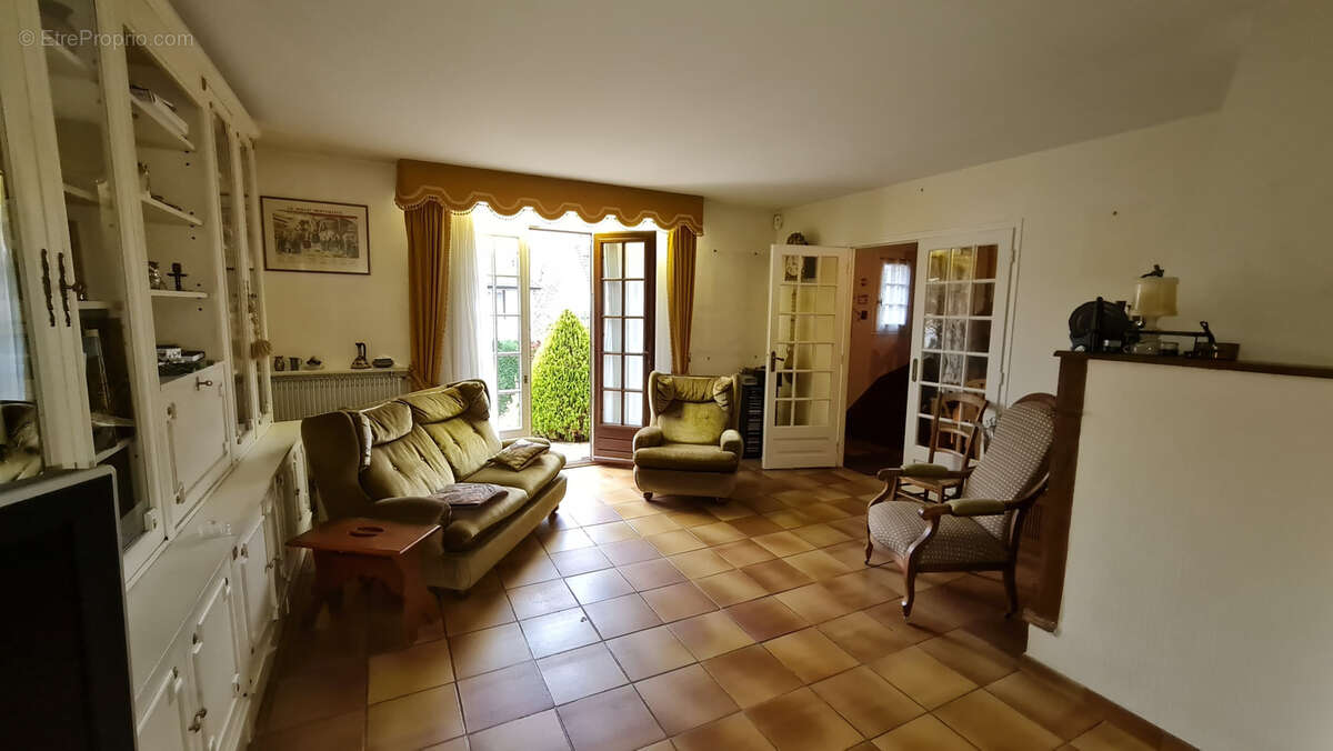 Maison à BURES-SUR-YVETTE