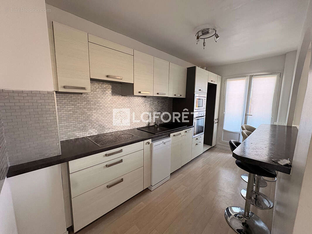 Appartement à LES MUREAUX