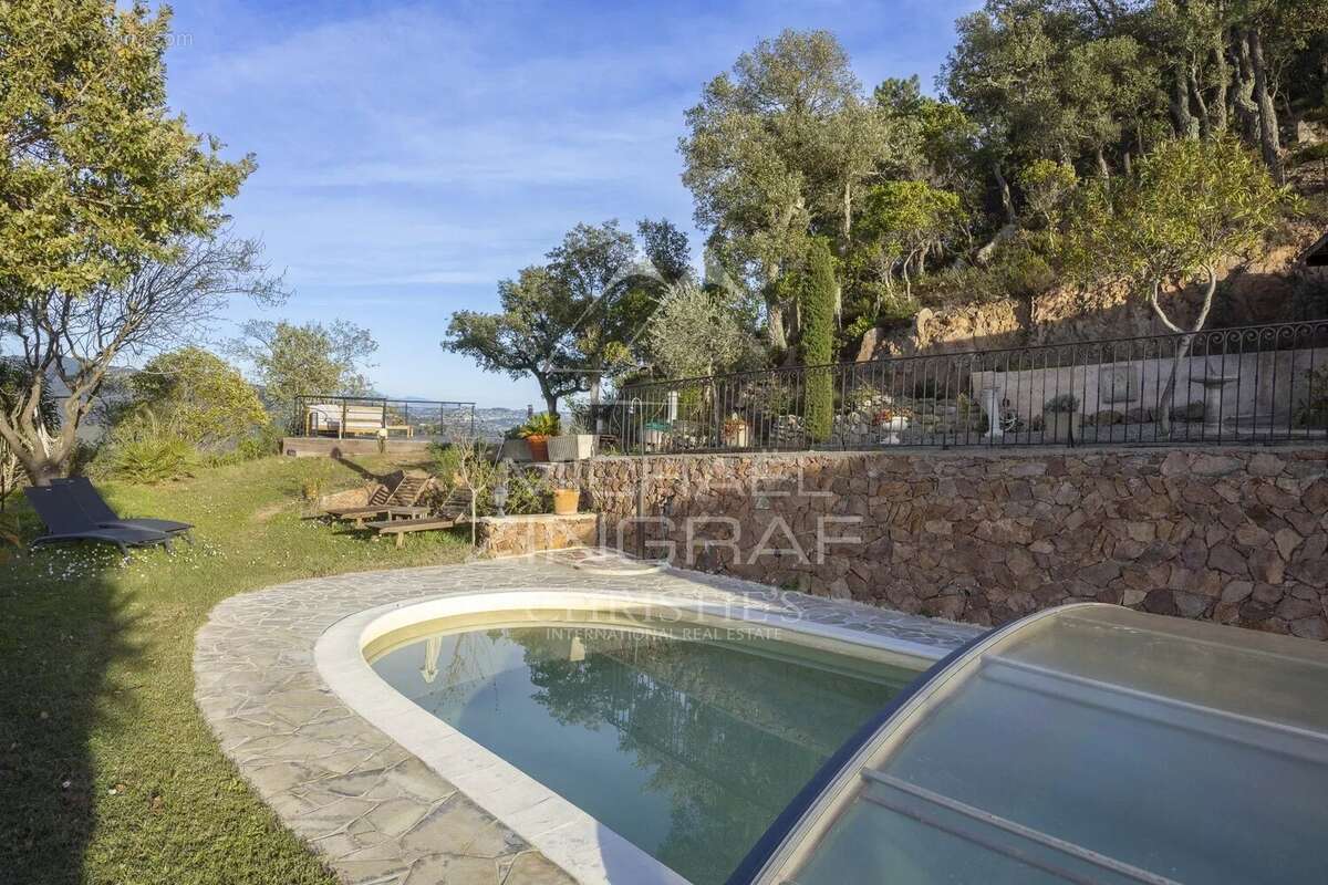 Maison à MANDELIEU-LA-NAPOULE