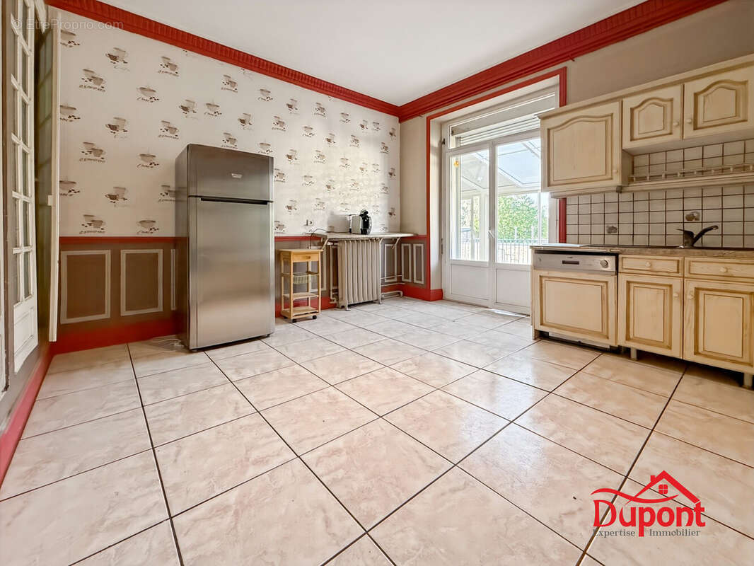 Maison 250 m² à Charleville-Mezieres  - photo 2