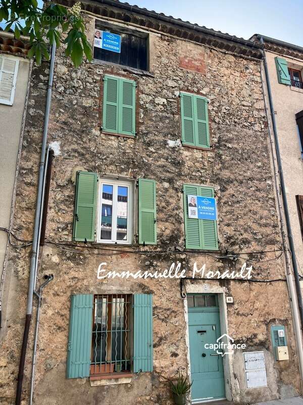 Commerce à BAGNOLS-EN-FORET