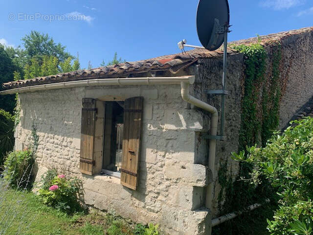 Maison à SAINT-DIZANT-DU-GUA