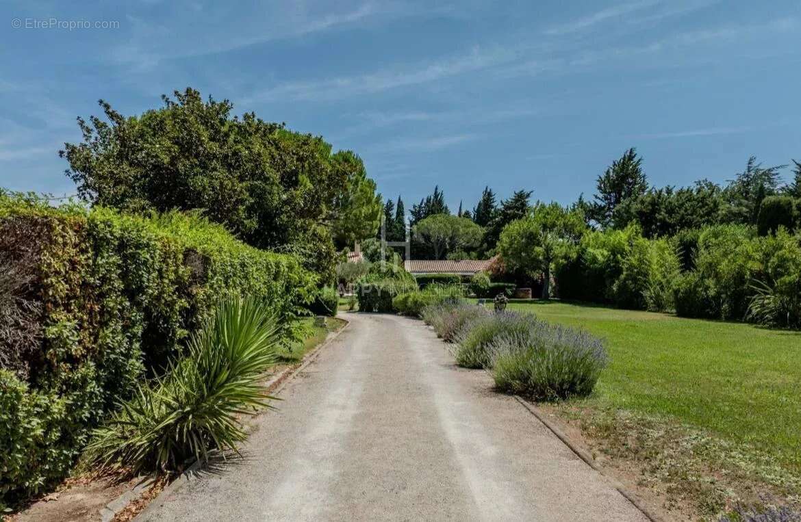 Maison à FONTVIEILLE